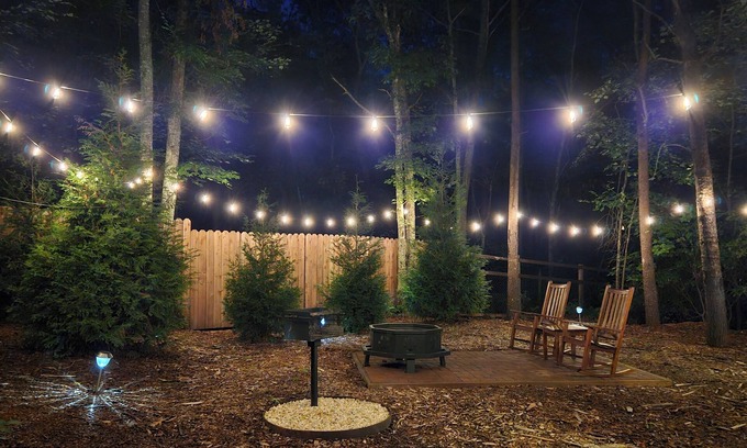 Mill Spring Cabin | Power. Water. Internet. Netflix. Newly built. Free breakfast supplies included.