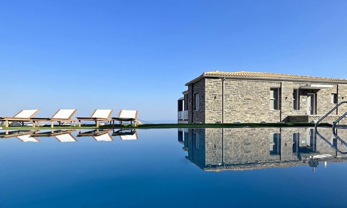 Ikaria Villa | Pramnos villa is part of Tsapelas villas complex and it is located in Ikaria
