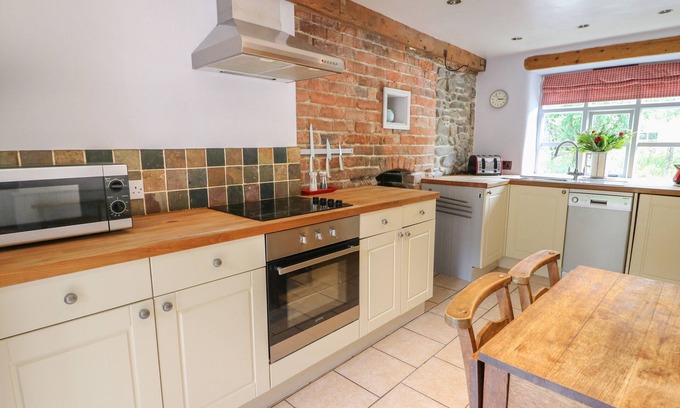 Llaithddu Cottage | Preacher's Cottage