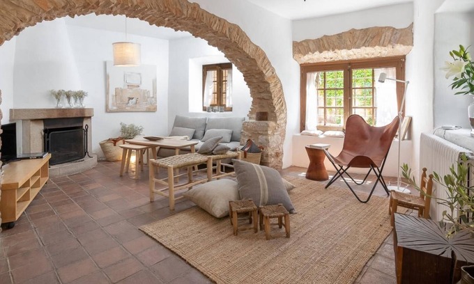 Peratallada Cottage | Preciosa casa rural en el centro de Peratallada