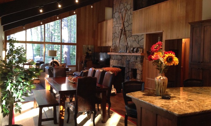 Black Butte Ranch House | PREMIER Golf Course 175+5 STARS - GREAT LOCATION, Aspen Grove Views off Deck,