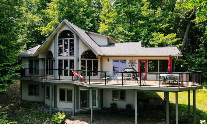 Dysart et al Cottage | Premier Haliburton Redstone Lake Location