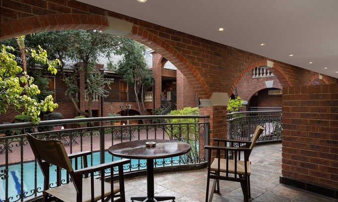 Greater Johannesburg Metropolitan Area Hotel | Premier Hotel Quatermain