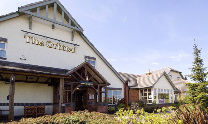 Cannock Hotel | Premier Inn Cannock - Orbital