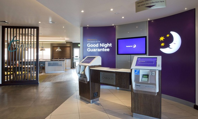 Glasgow Hotel | Premier Inn Glasgow Braehead
