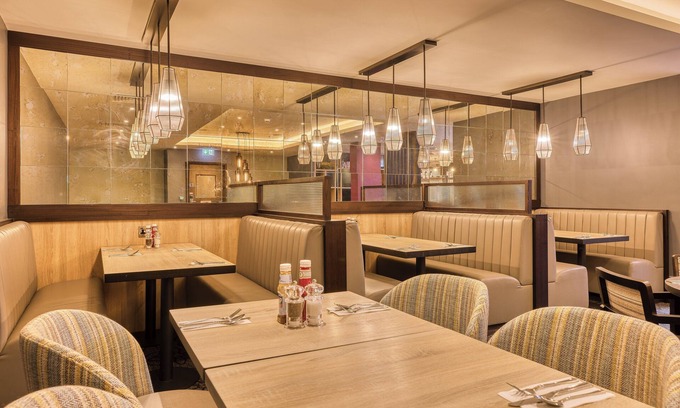 Tooting Hotel | Premier Inn London Tooting