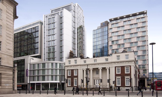 Bishop's Hotel | Premier Inn London Waterloo - York Road