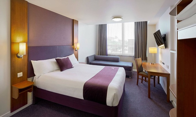 Bury Hotel | Premier Inn Manchester Bury