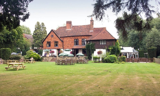 Salfords Hotel | Premier Inn Redhill Reigate