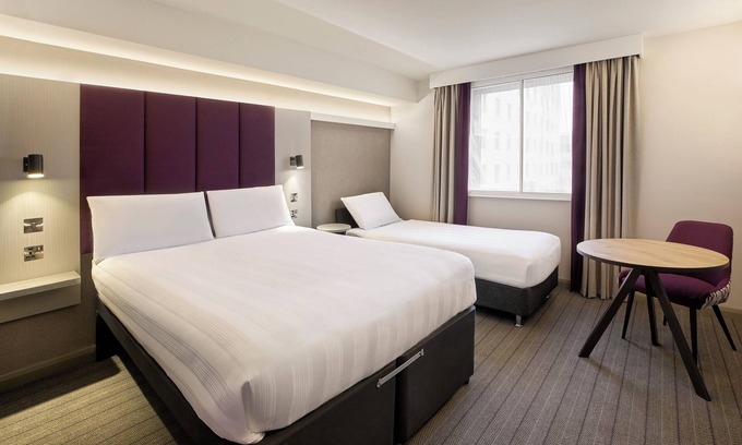 Southampton City Centre Hotel | Premier Inn Southampton City Centre - West Quay