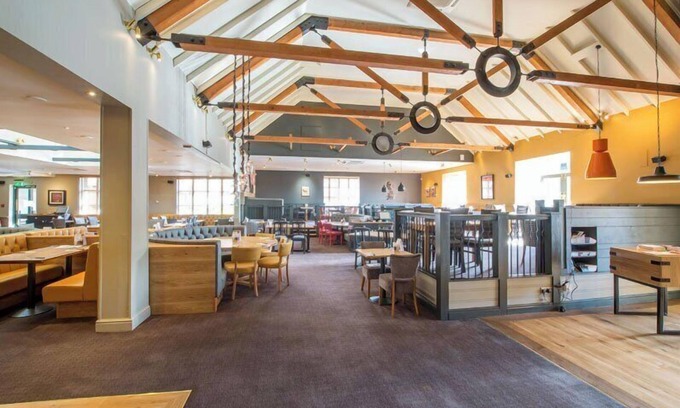 Lydiard Tregoze Hotel | Premier Inn Swindon West - M4 J16