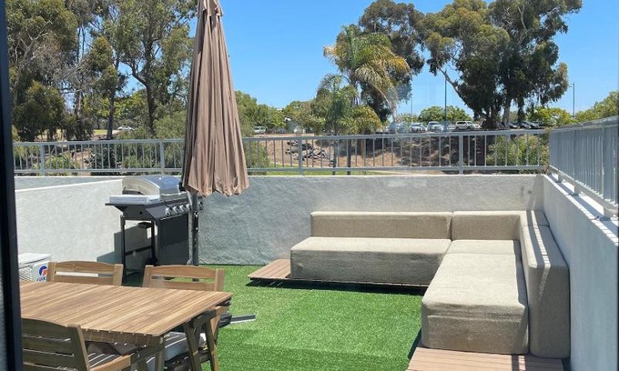Bankers Hill Hotel | Premier Location with Great Scenic Downtown View