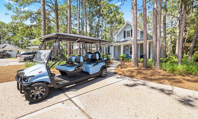 Laurel Grove House | PREMIER LUXURY~FREE Golf & Activities ~Golf Cart~Hot tub, Pool, Gym