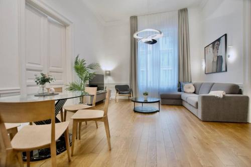 Palace District Apartment | Premium Apartment by Hi5- Rökk Szilárd 3 bedroom