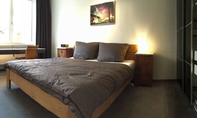 Universitat Condo | Premium Apartment University/Museum District