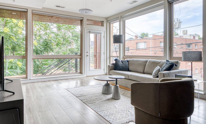 Capitol Hill Apartment | Premium Capitol Hill 2BR w/ W/D, 4 blocks to Cheesman Park, by Blueground
