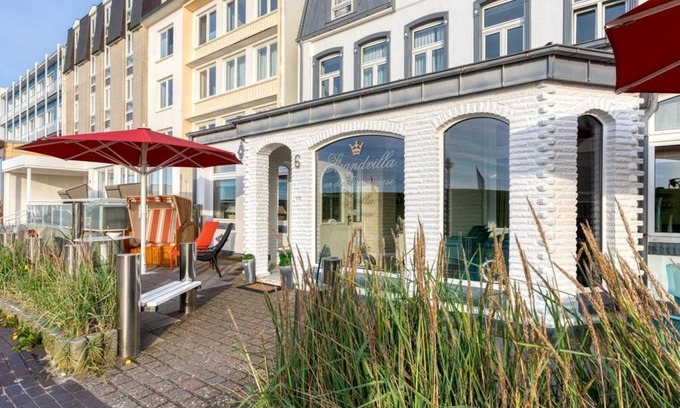 Norderney House | Premium Deluxe DZ. w. Sea view, shower/WC, breakfast - Hotel Garni Strandvilla an