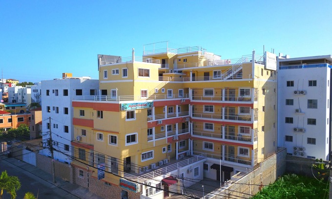 Corales del Sur Apartment | Premium Double Room Fridge & Gated Parking