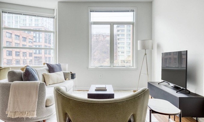 Hoboken Apartment | Premium Hoboken 2BR w/Gym, Pool & Lounge, near waterfront, by Blueground