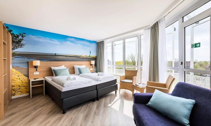 Tossens Apartment | Premium Hotel Room 4 People
