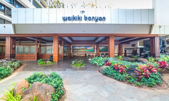 Waikiki Apartment | Premium Remodeled Condo with Ocean View and Parking