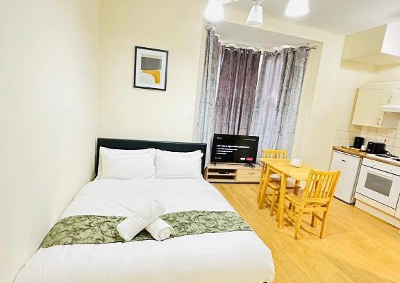 East Walworth Apartment | Premium Studio Flat 02 Near Tower Bridge