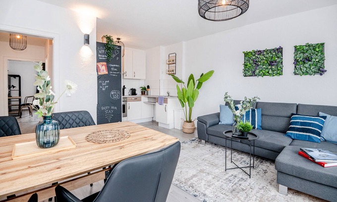 Altstadt II Apartment | Premium-Wohnung mit Balkon im Wald | Mülheim, WLAN