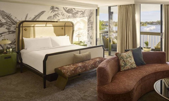 Hunt Club Hotel | Presidential Suite at PGA National Resort & Spa - Minutes to Palm Beach