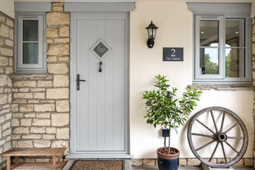 Cheltenham House | Prestbury Stables