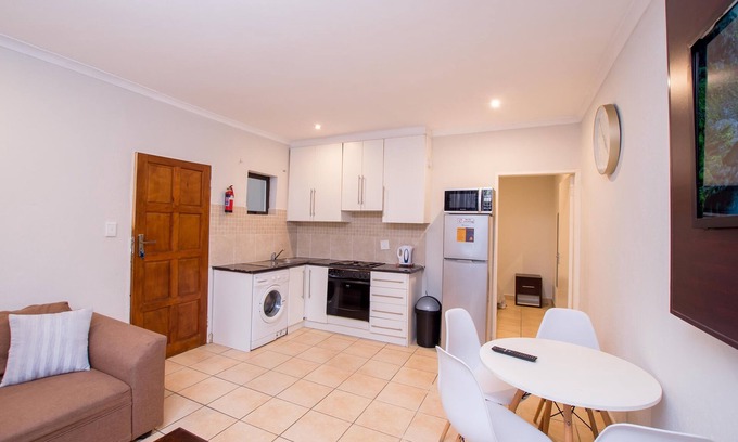 Greater Johannesburg Metropolitan Area House | Prestigious Apartments