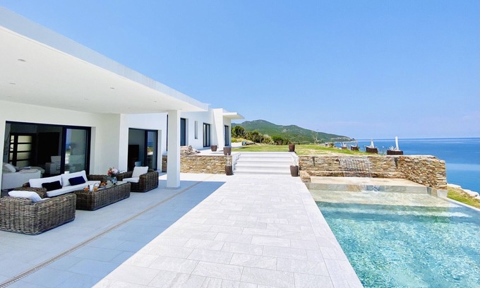 Pietracorbara Villa | Prestigious villa at the water's'edge - Pietracorbara