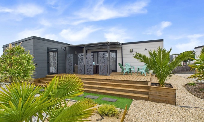 Bretignolles-sur-Mer Ski Chalet | Pretty Chalet for 6- Estate with swimming pool