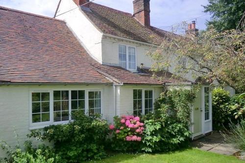 Fishbourne House | Pretty Cottage Near City & Sea