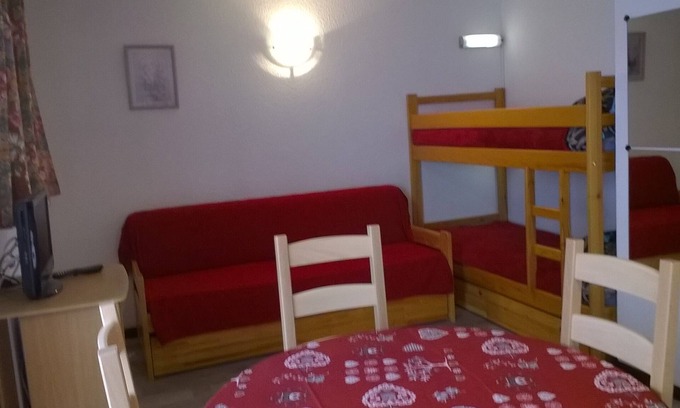 Les Contamines-Montjoie Apartment | Pretty T2 * Pied pistes, bus, free shuttle, wifi. 4 pers max. Pets not allowed