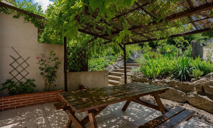 Courry House | Pretty Holiday Home in Courry with Swimming Pool