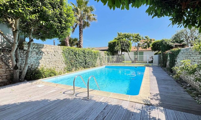 Sainte-Marie-de-Re House | Pretty house with garden, pool and parking