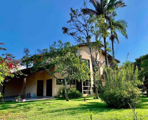 Sao Sebastiao House | Pretty house with pool and amazing garden