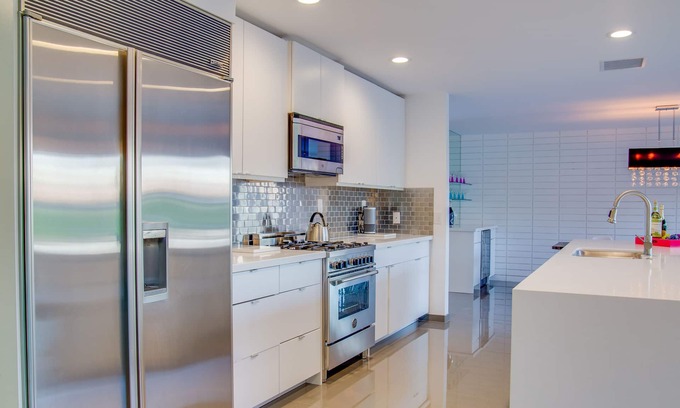 Indian Canyon House | Pretty in Pink at Indian Canyons - Stunning Executive Home! Rave Reviews!