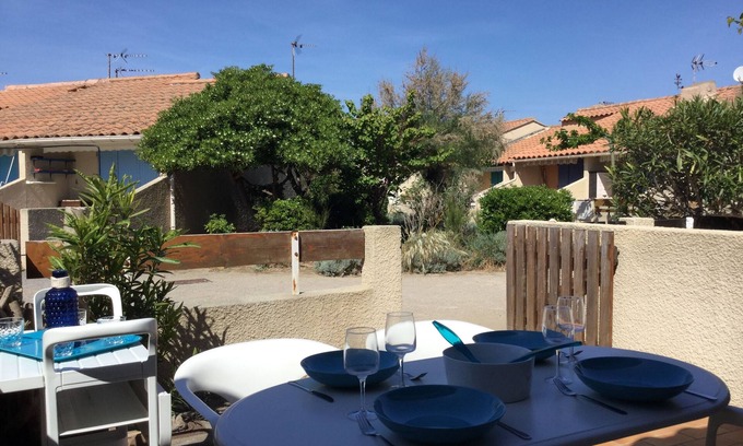 Portiragnes-Plage House | Pretty little house in secure residence 150 meters from the beach with wifi !
