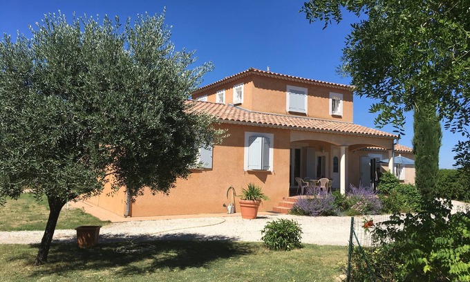 Saint-Chaptes Villa | Pretty villa in Uzège