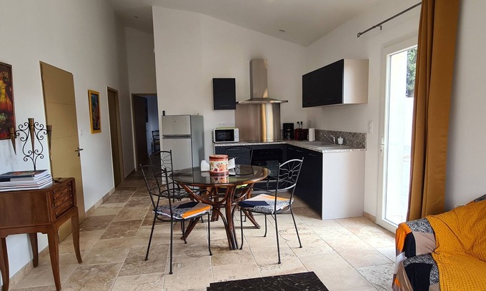 Beziers Villa | Pretty villa on the banks of the Canal du Midi