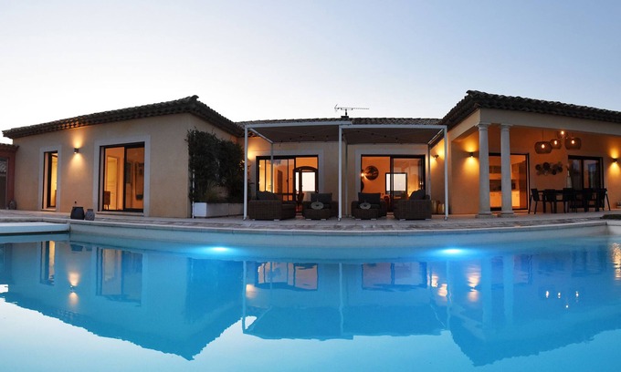 Domazan Villa | Pretty Villa with swimming pool and total air conditioning- Avignon -Nîmes-Uzes