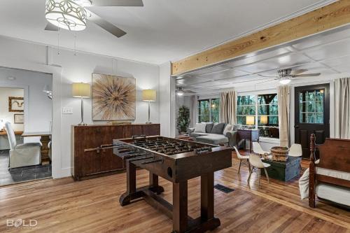 Uncertain House | Price Drop For This Weekend, Lakefront, Canoes & K