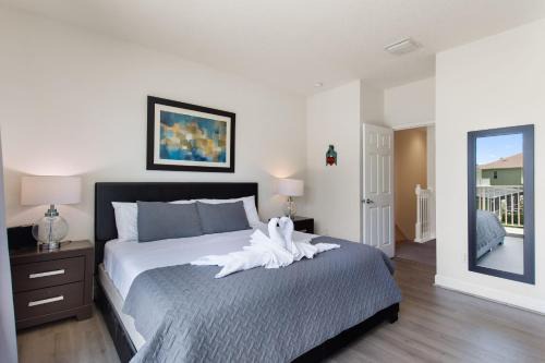 Four Corners House | Priceless Peace at Serenity by Shine Villas, 081 townhouse