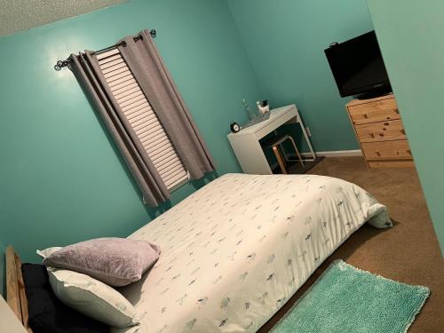 Charlotte House | Prickle Your Fancy Private Room in University