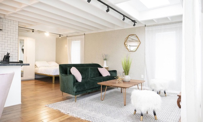 Pico - Robertson Apartment | Prime Beverly Hills Luxurious Unit