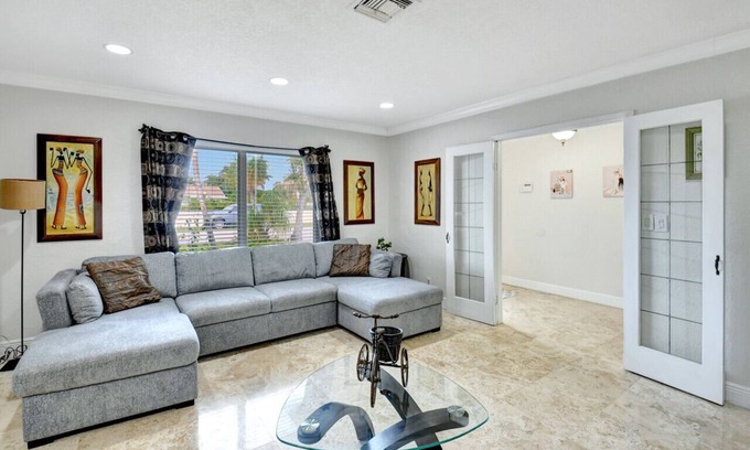 Boca Raton House | Prime Boca Raton: Beach, Pool, & Fun! 3BR/2BA