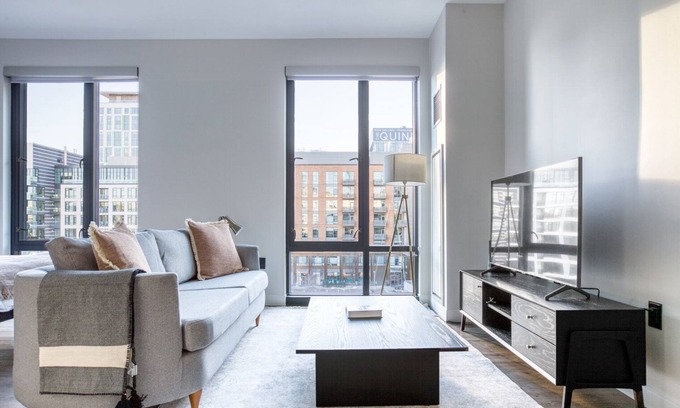 Shawmut Apartment | Prime Ink Block Studio w. W/D and Gym by Blueground