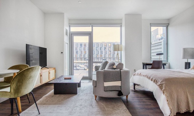 Shawmut Apartment | Prime Ink Block Studio w. W/D and Gym by Blueground