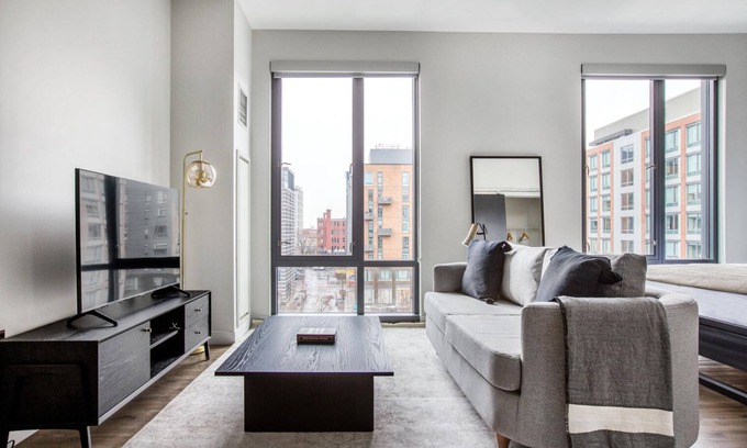 Shawmut Apartment | Prime Ink Block Studio w. W/D and Gym by Blueground